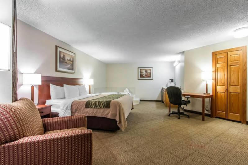 Hotel The & Near Zoo Omaha