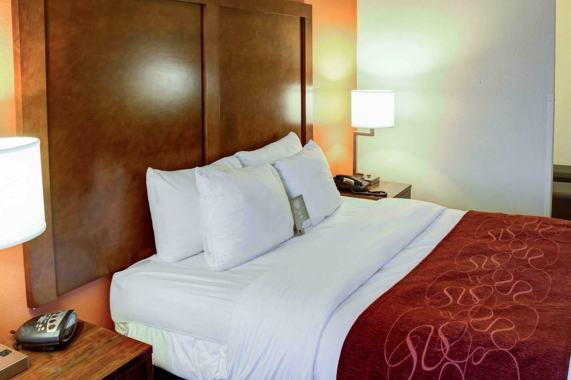 Comfort Northwest Hotel 2*