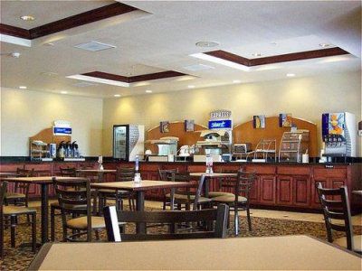 Express & Cherry Hills By Ihg Hotel Omaha