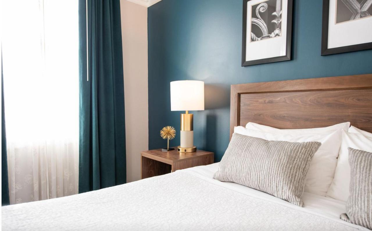 Magnolia Hotel 3*