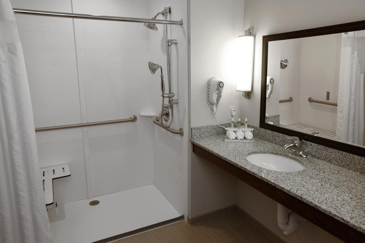Express & South Ralston Arena By Ihg Omaha