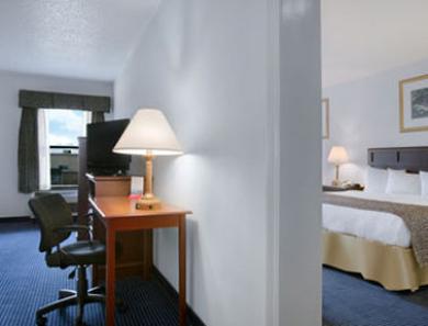 Hotel Baymont &