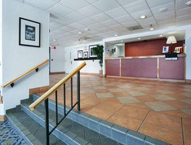 Hotel Baymont & Omaha
