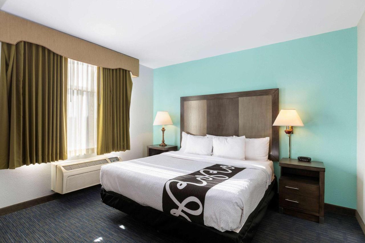 La Quinta By Wyndham Airport Downtown Hotel 3*