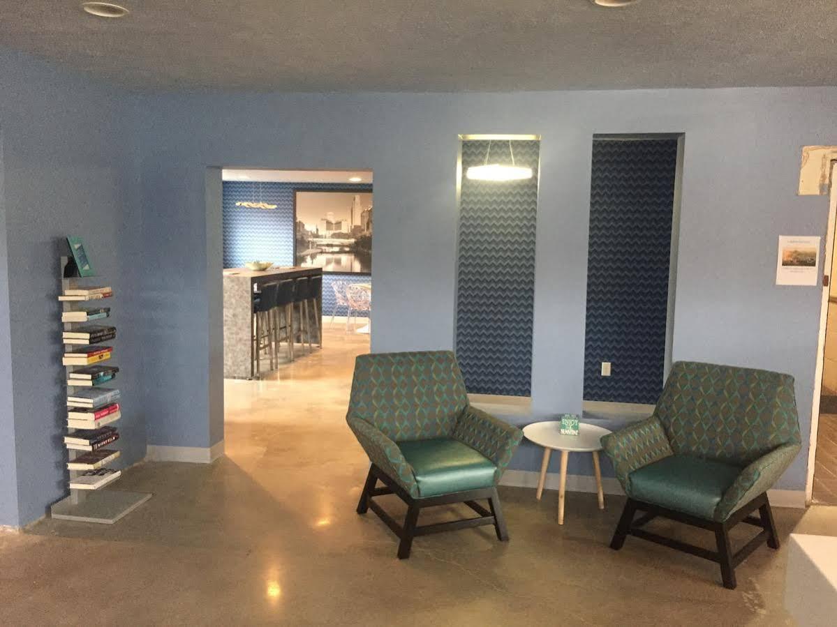 402 Hotel