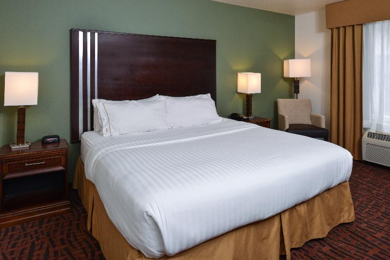 Hotel Express & Cherry Hills By Ihg 2*
