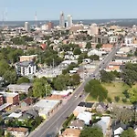 Comfy 1Br King Near Omaha Hotspots
