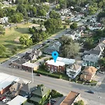 Comfy 1Br King Near Omaha Hotspots