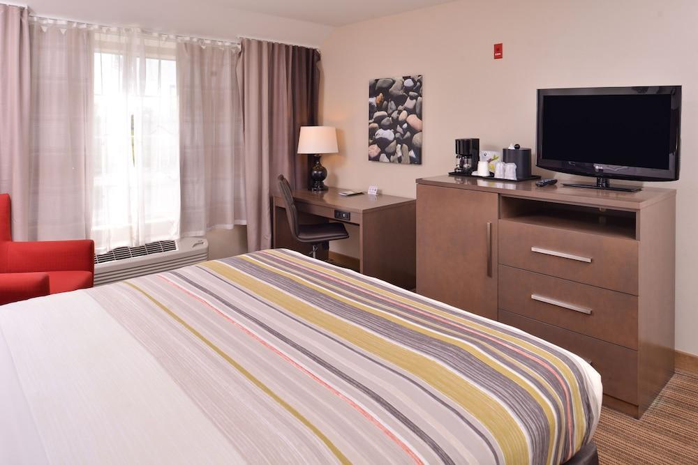 Country & By Radisson, Airport, Ia Omaha
