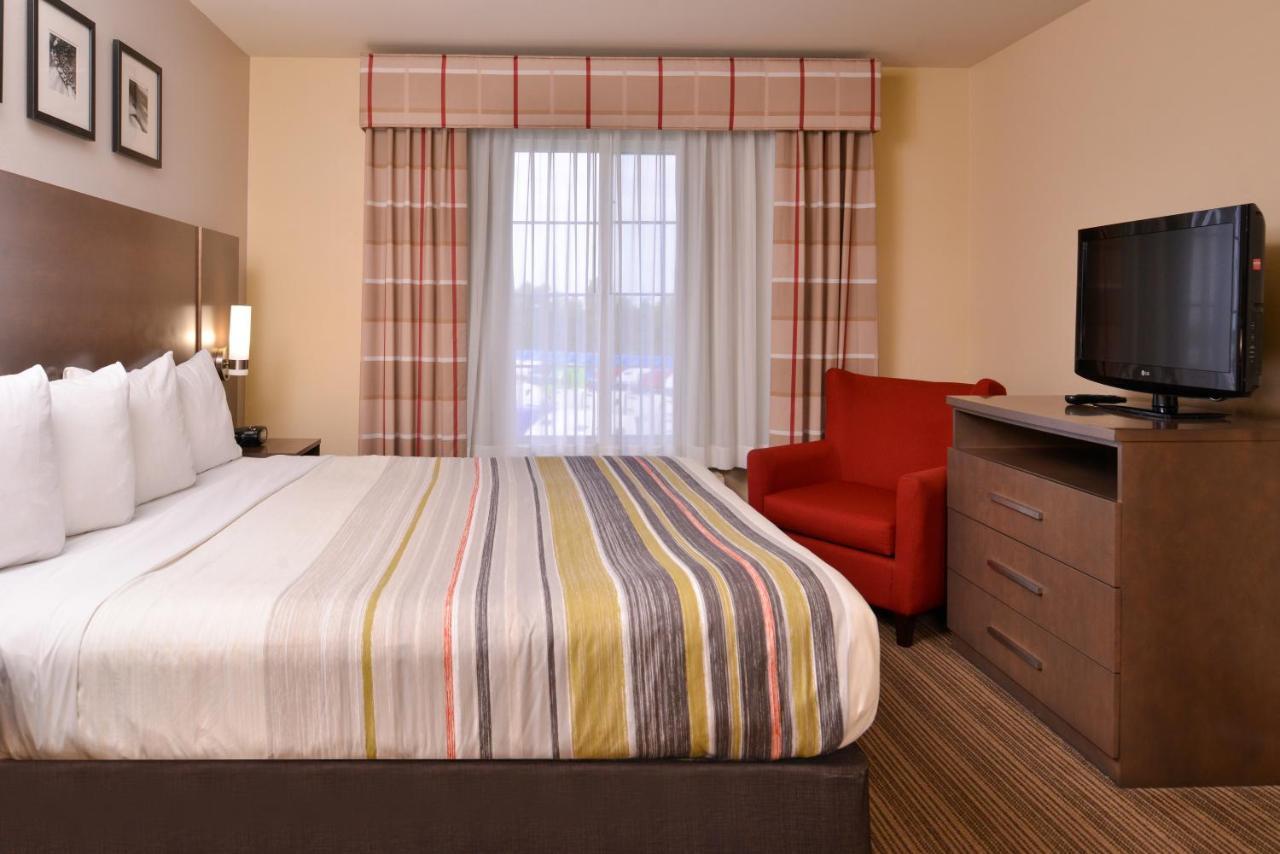 Country & By Radisson, Airport, Ia Hotel 3*