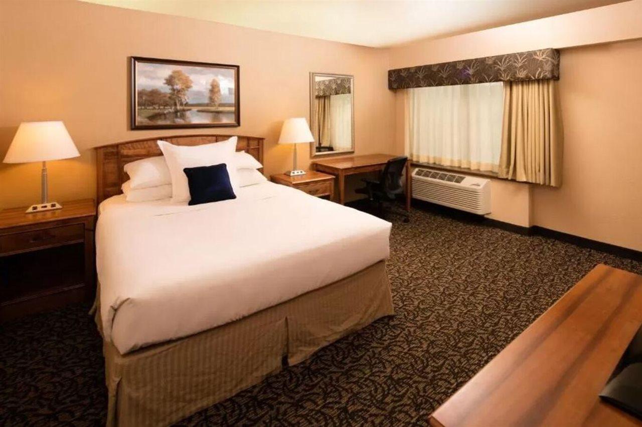 Hotel Ramada Plaza By Wyndham Omaha