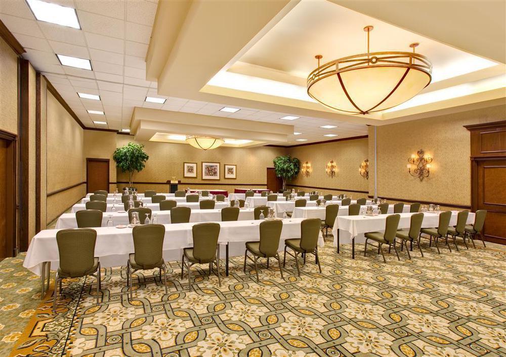 Wyndham - West Dodge