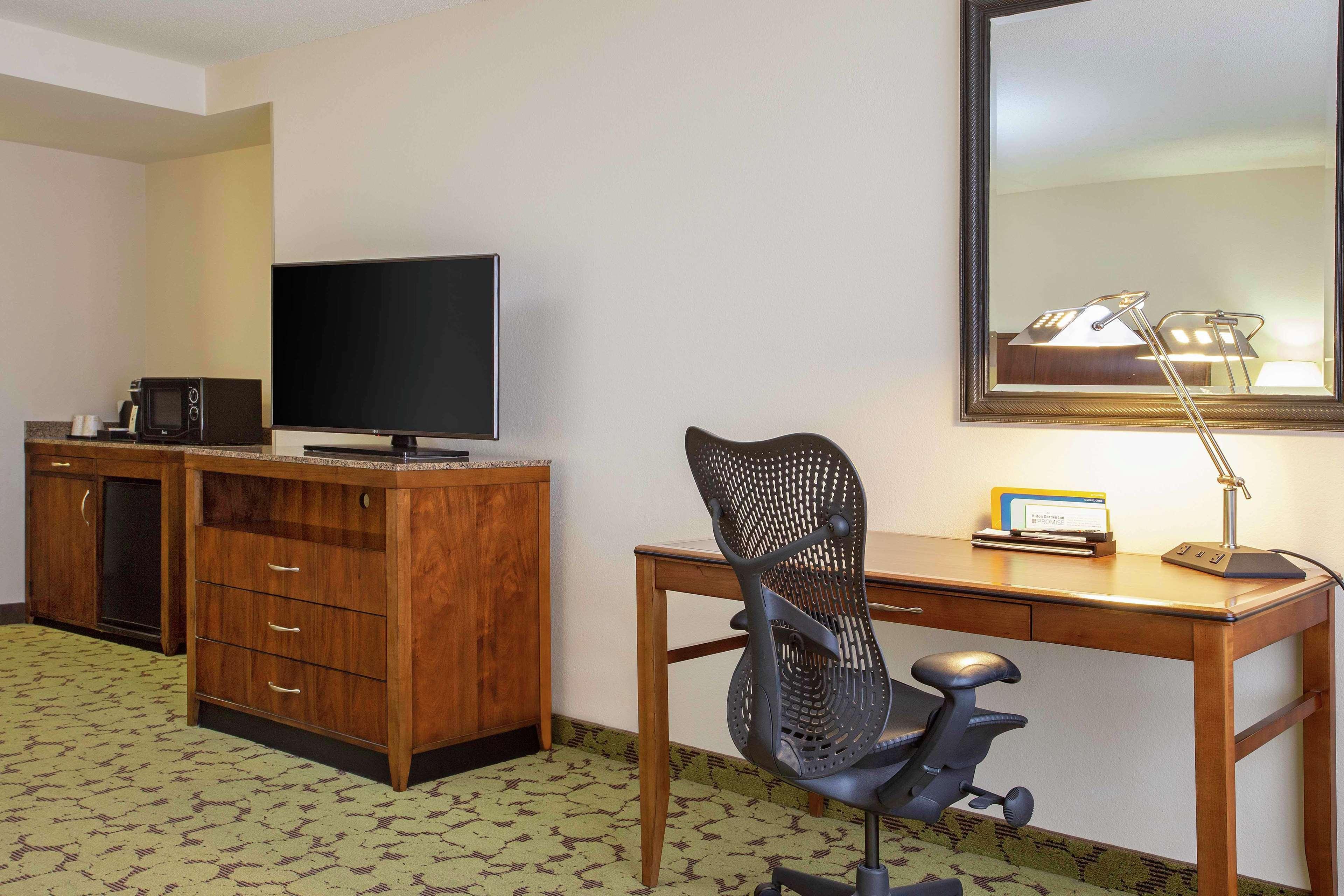 Hilton Garden Downtown-old Market Area 3*