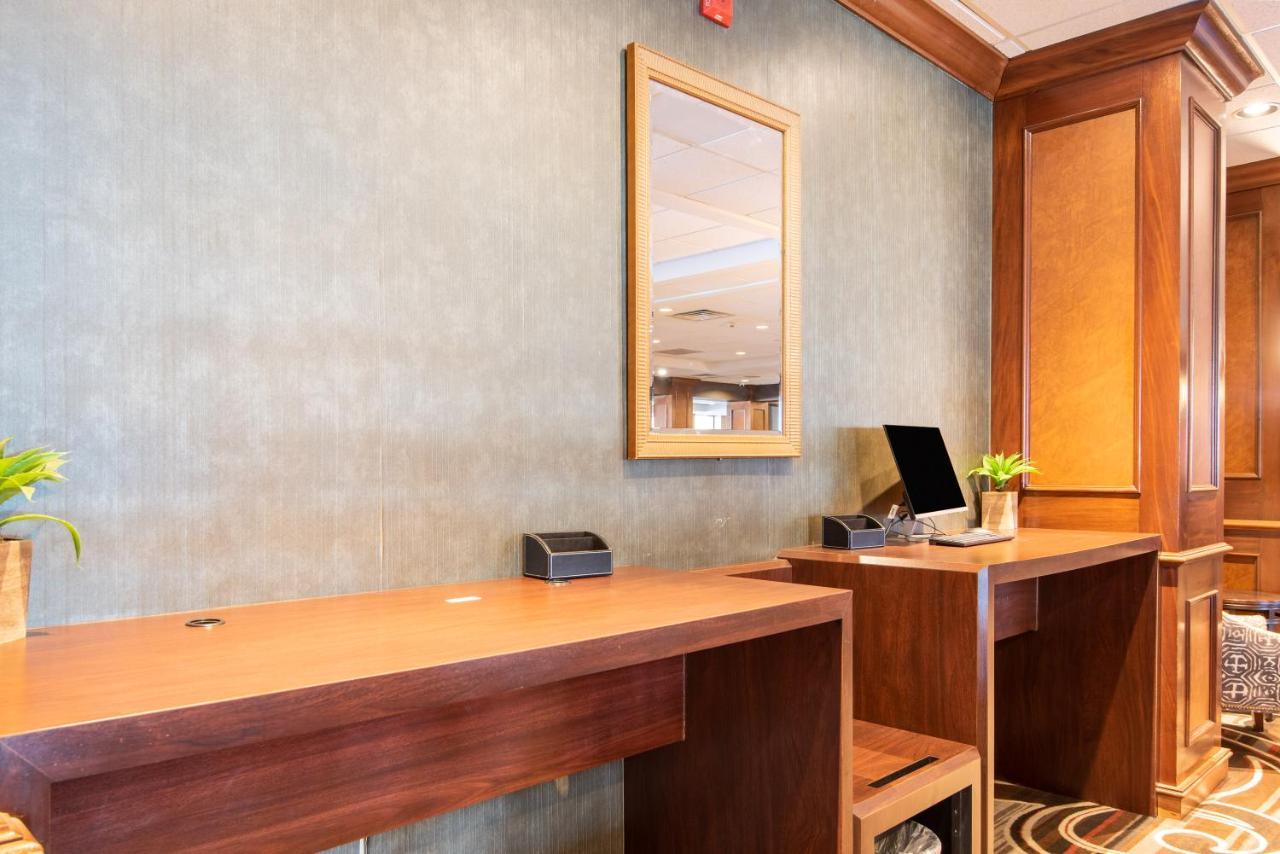 Hotel Wyndham - West Dodge 3*