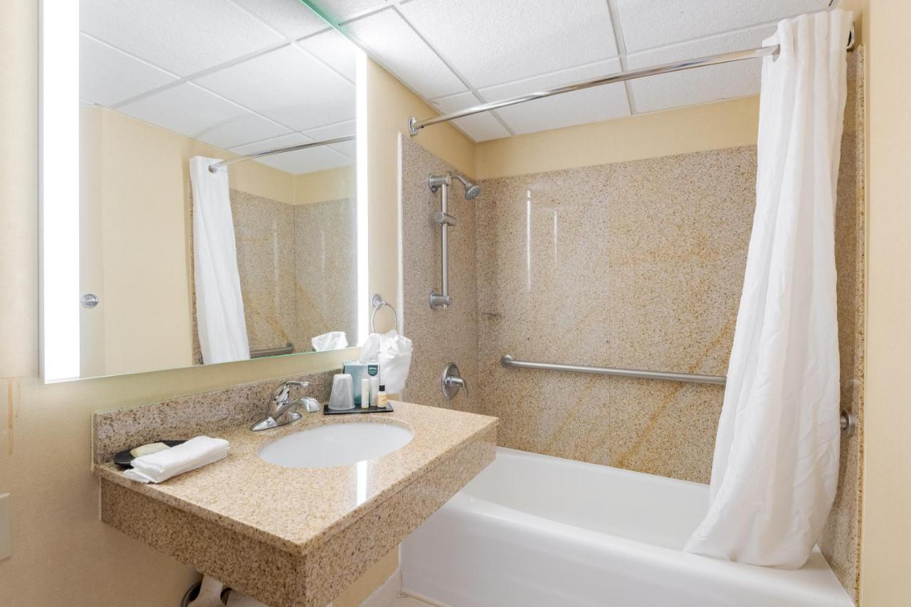Hotel Wyndham - West Dodge Omaha
