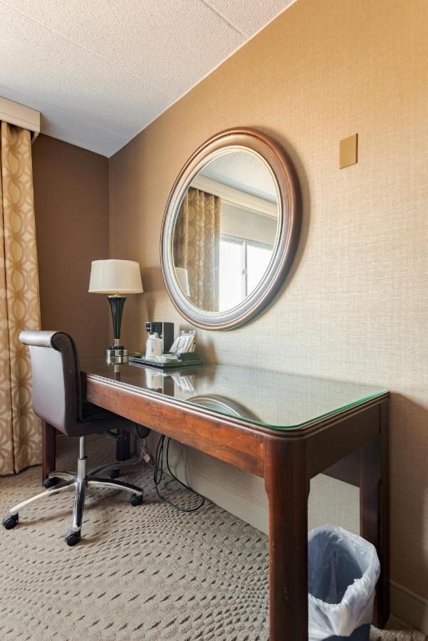 Hotel Wyndham - West Dodge Omaha