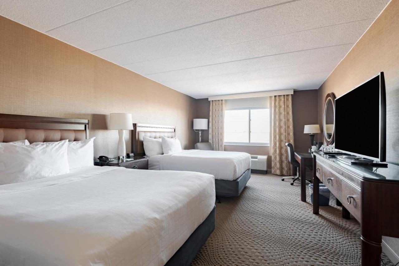 Wyndham - West Dodge Hotel 3*