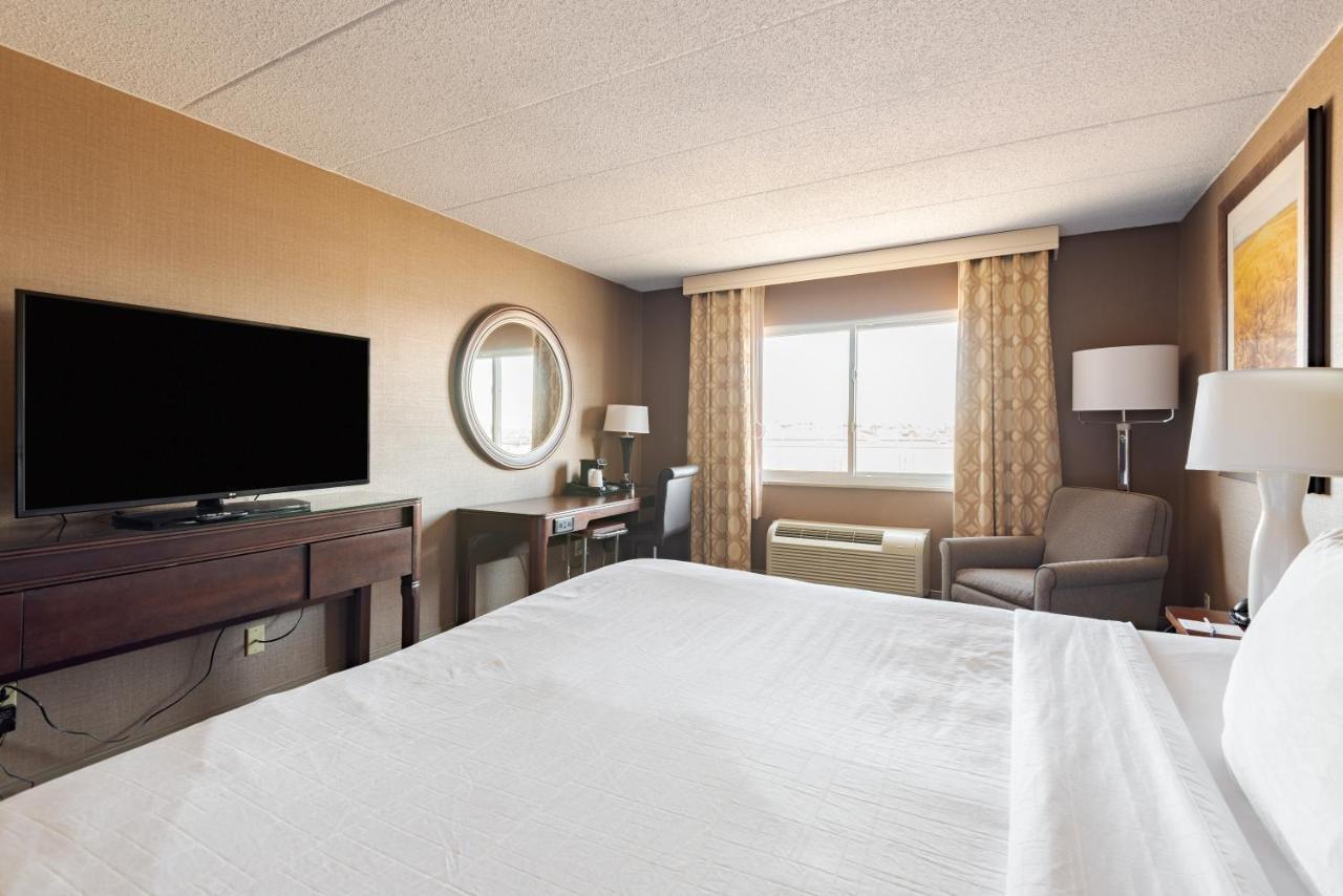 Wyndham - West Dodge Hotel Omaha