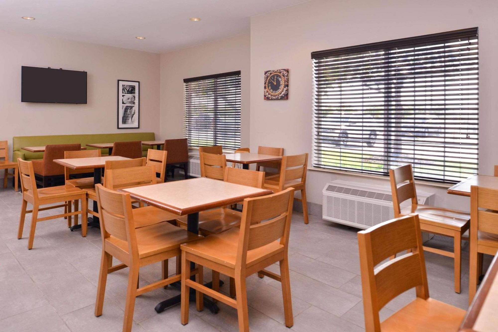 Country & By Radisson, Airport, Ia 3* Omaha