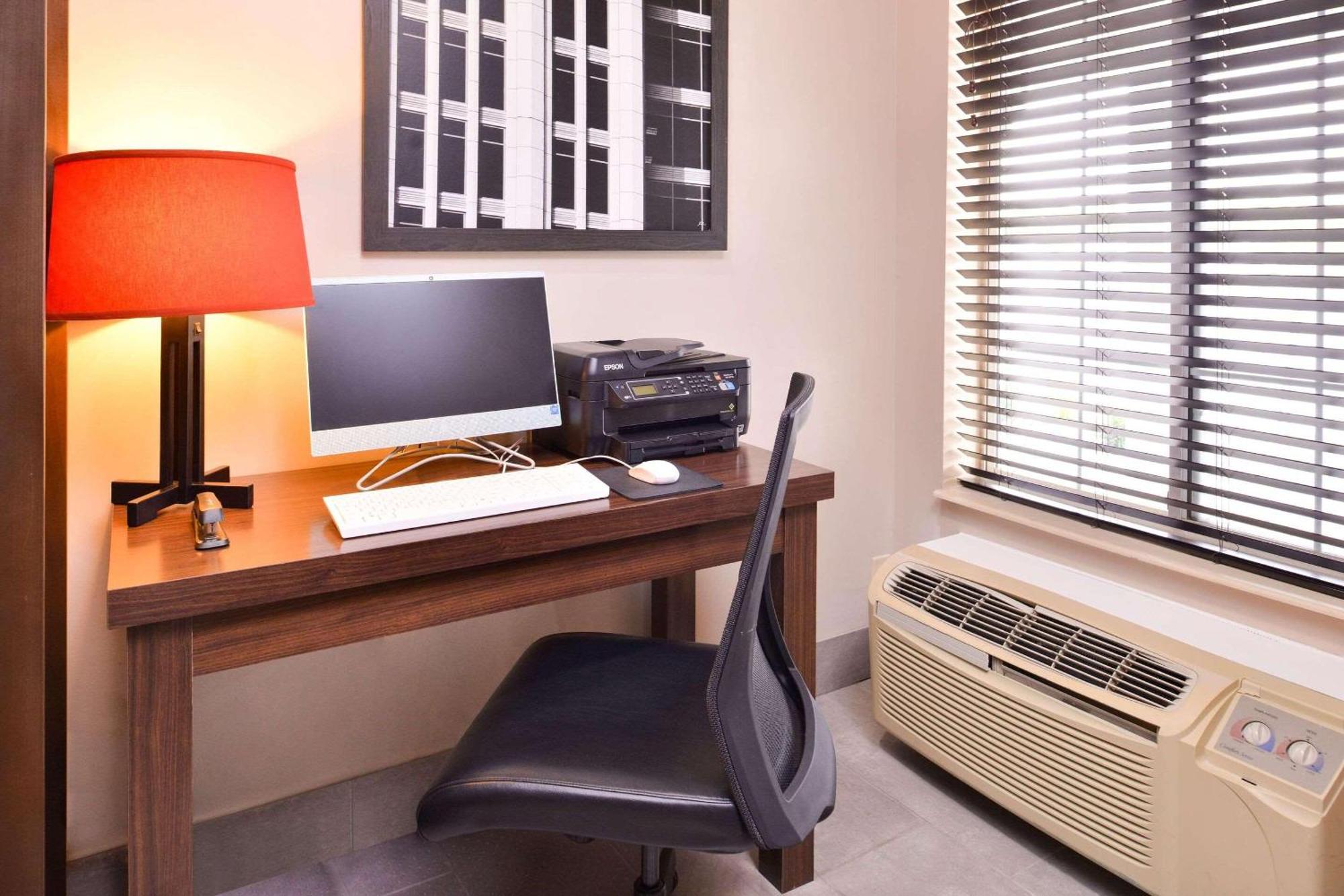 Hotel Country & By Radisson, Airport, Ia Omaha