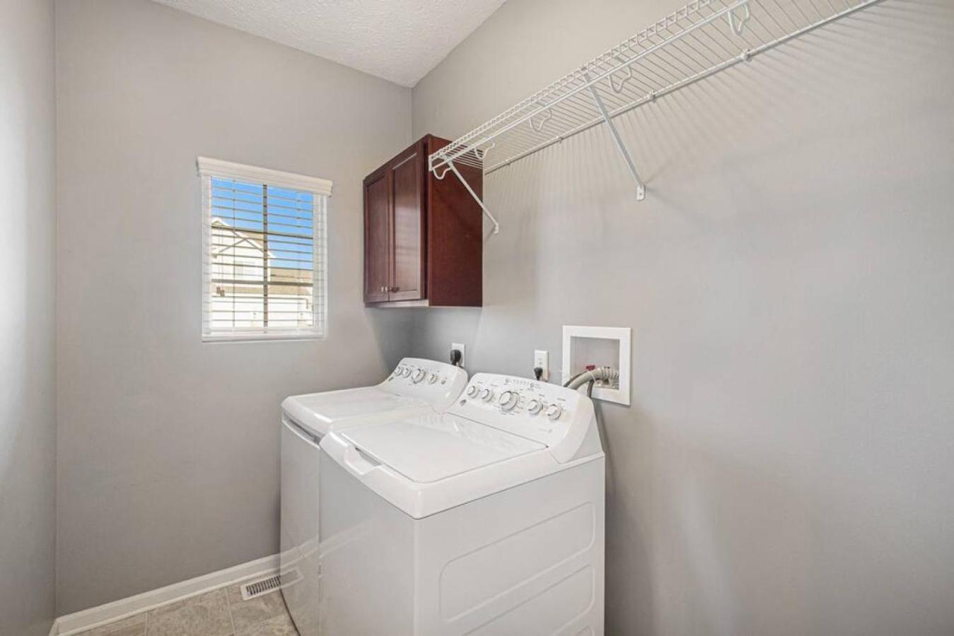 Stylish Retreat Master Holiday home Omaha