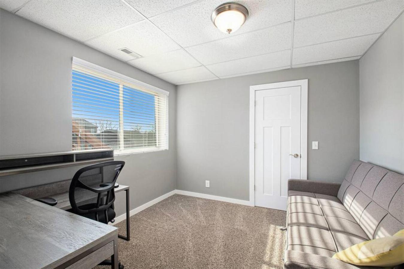 Stylish Retreat Master Holiday home Omaha