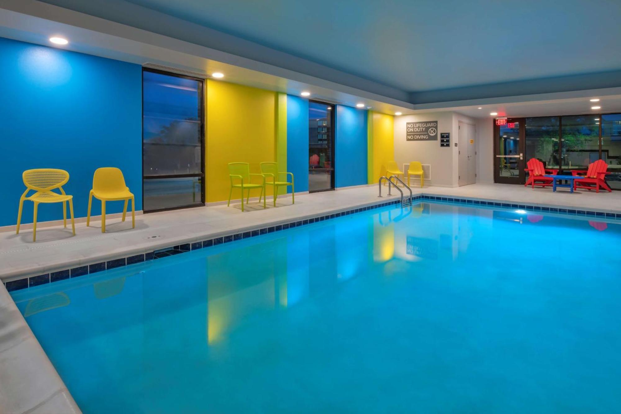 Hotel Tru By Hilton I 80 At 72nd Street, Ne