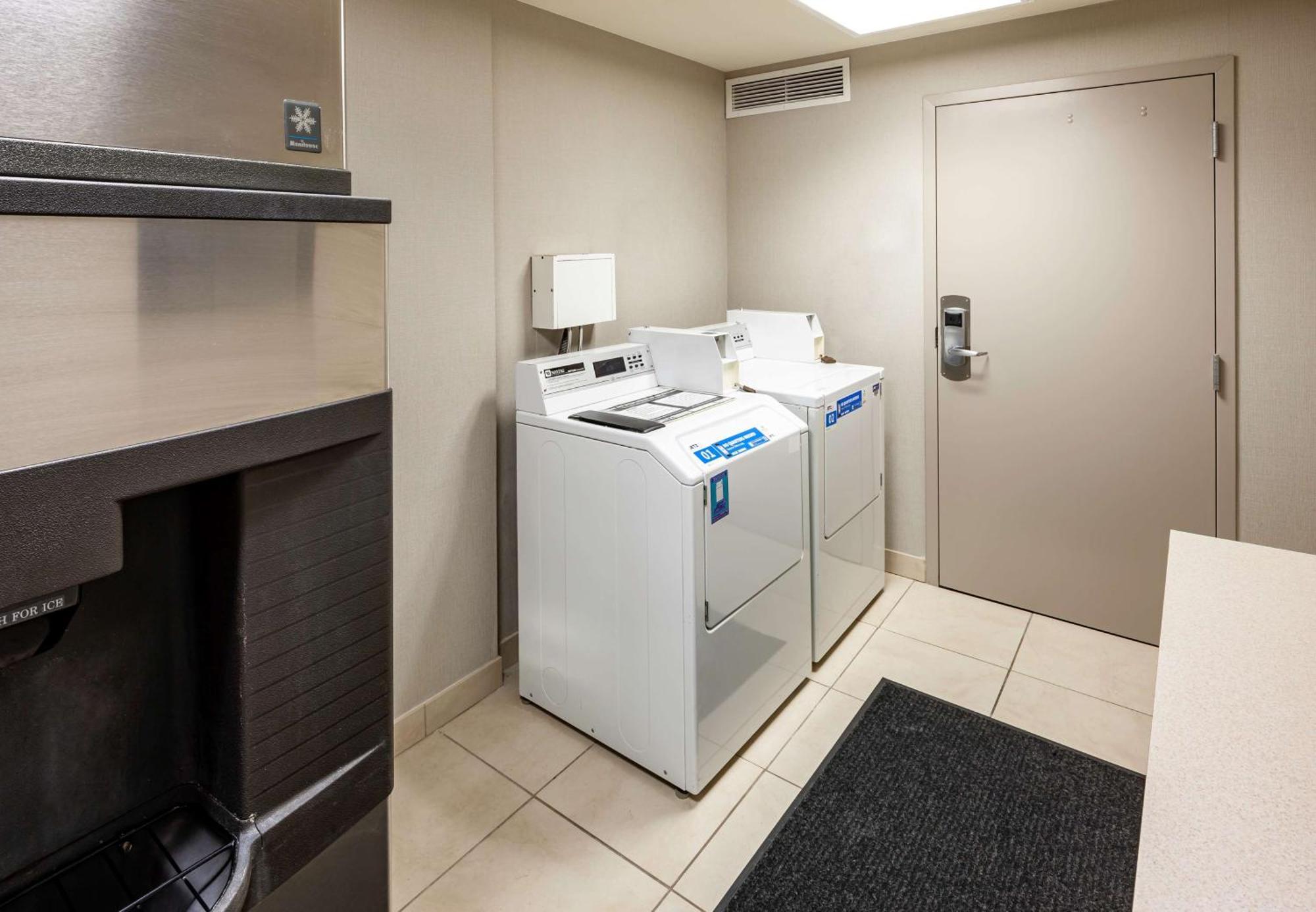 Hilton Garden Downtown-old Market Area 3*