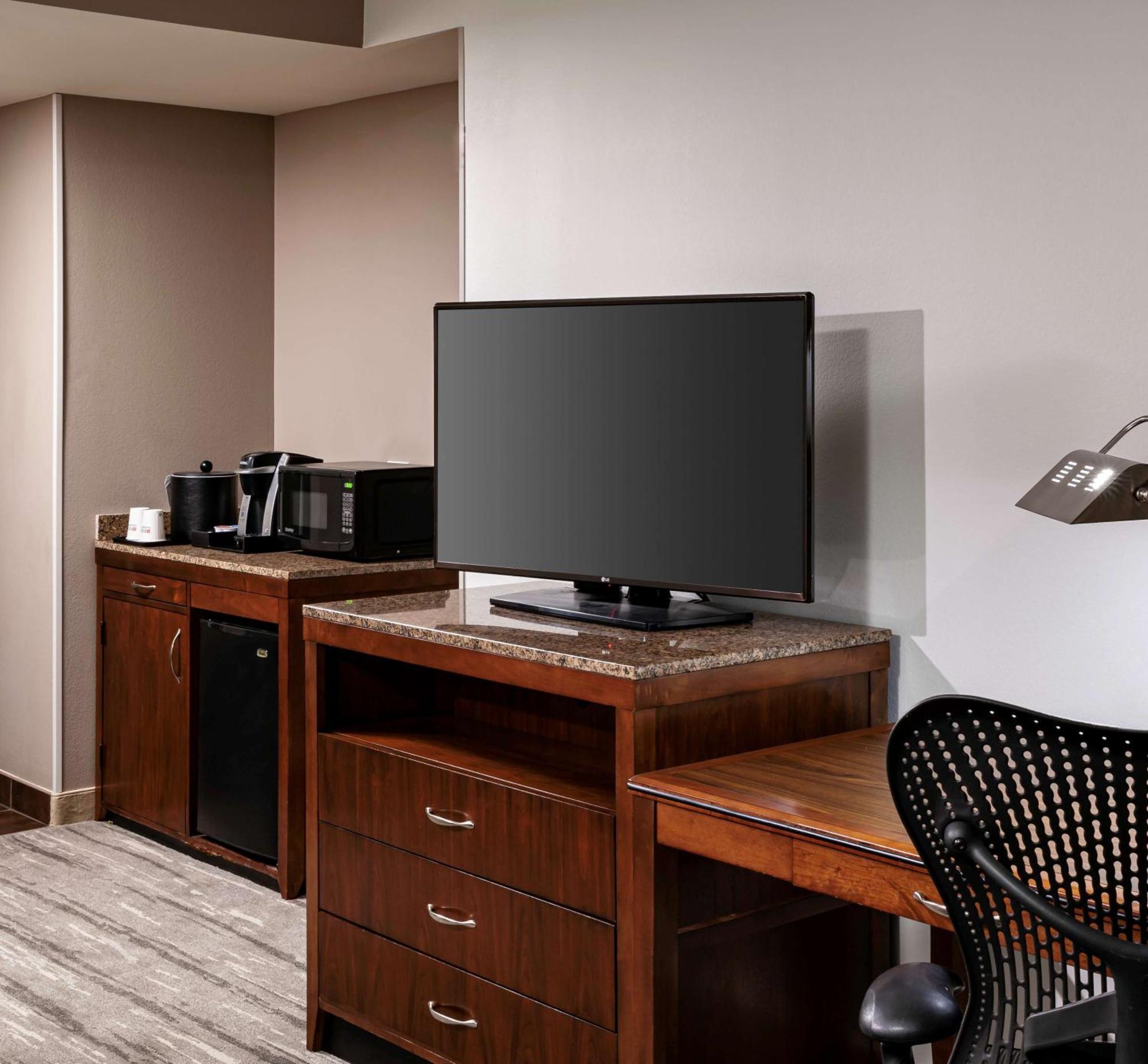 Hilton Garden Downtown-old Market Area Hotel 3*