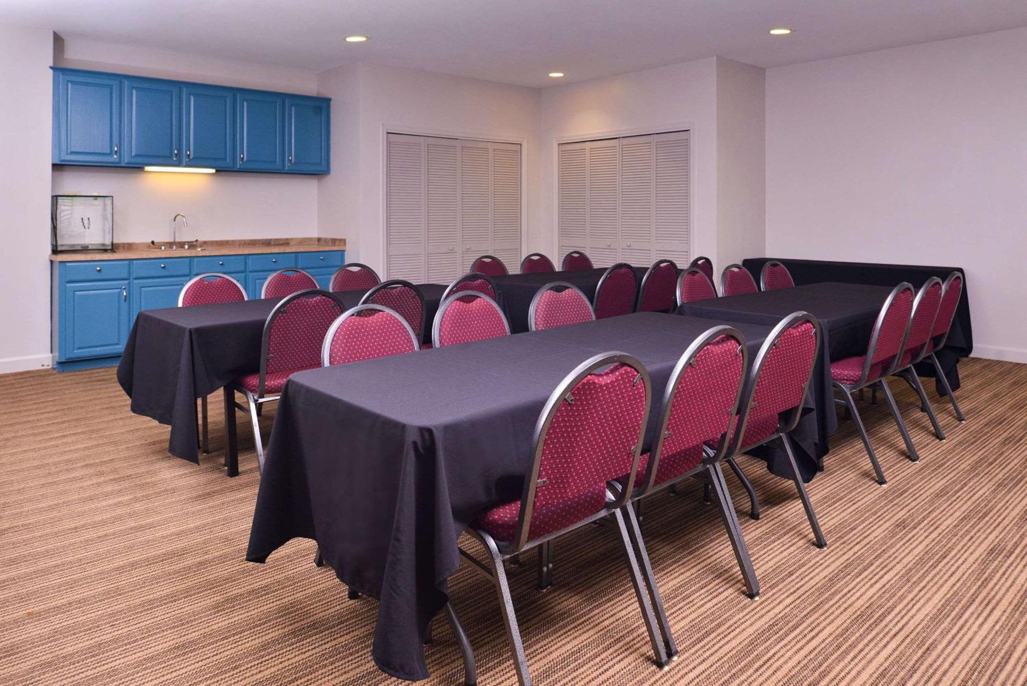 Country & By Radisson, Airport, Ia 3* Omaha