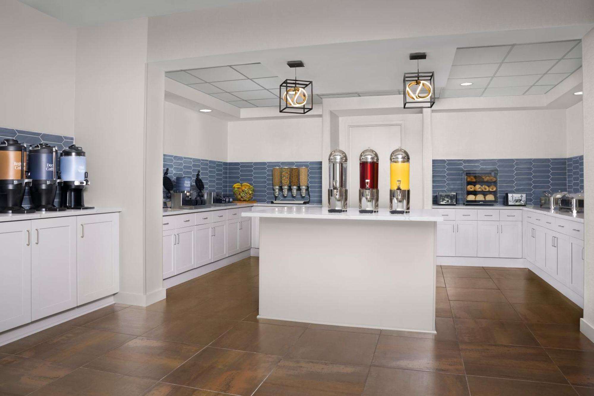 Hotel Homewood By Hilton - Downtown Omaha