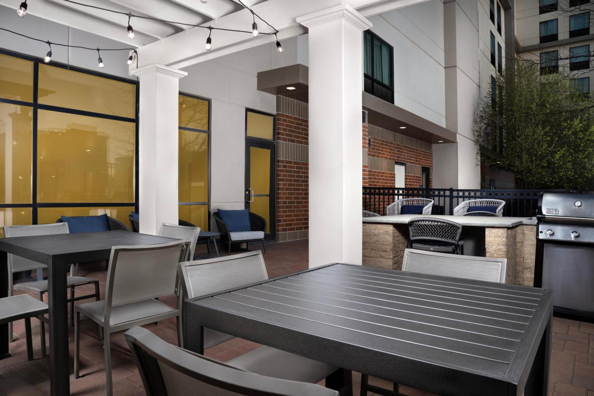Hotel Homewood By Hilton - Downtown 3*