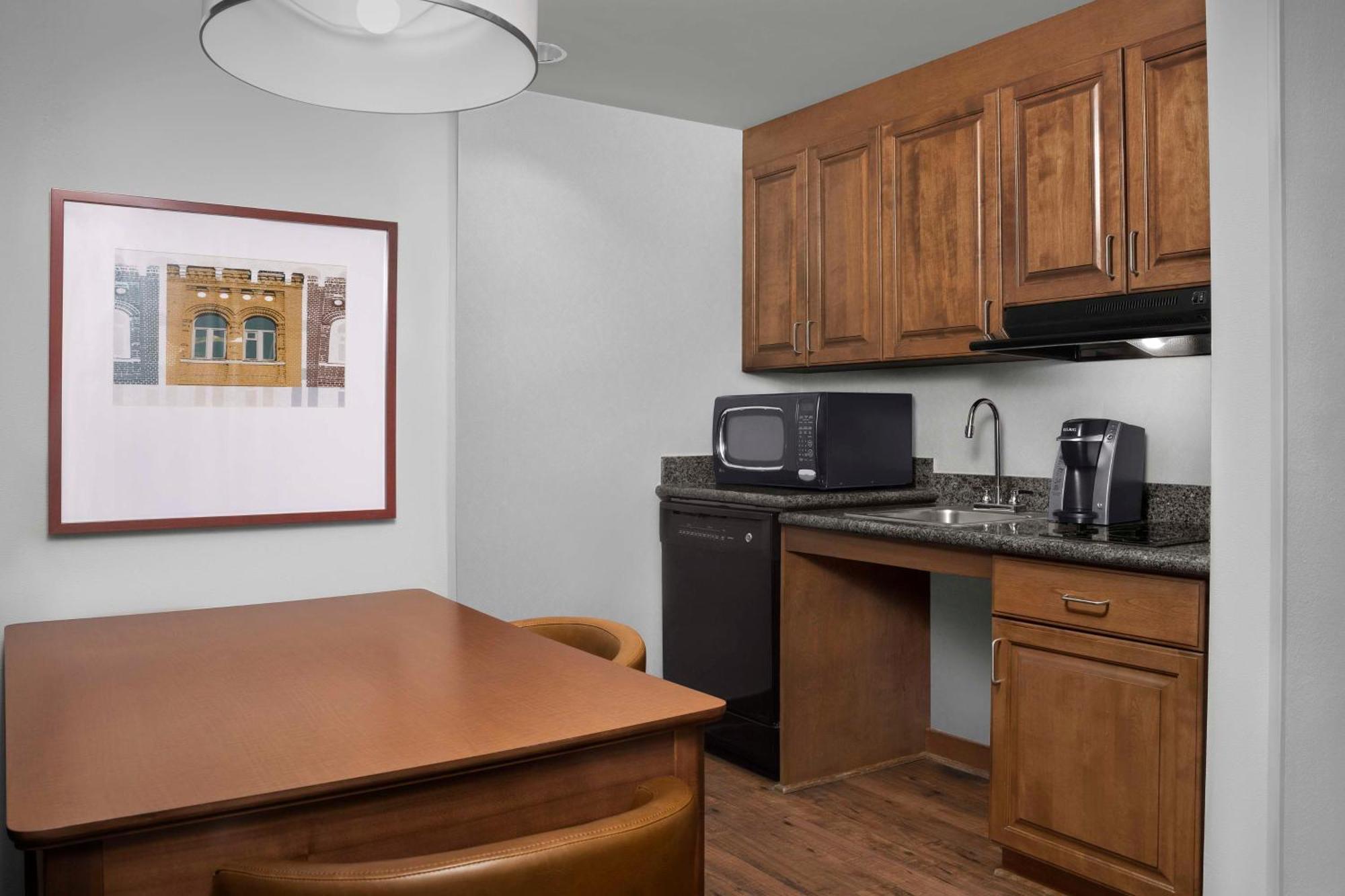 Hotel Homewood By Hilton - Downtown Omaha