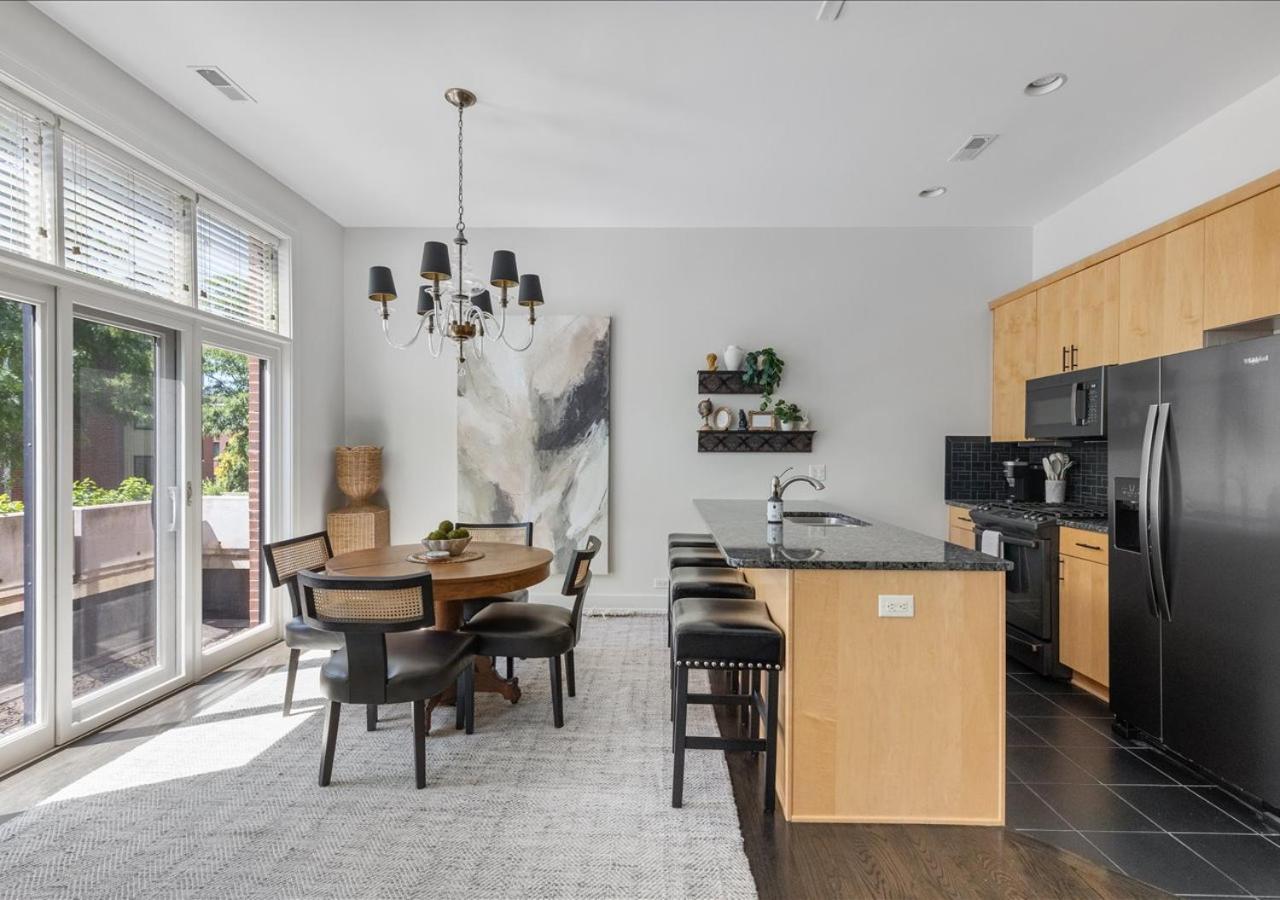 Villa Townhouse In Old Market Omaha
