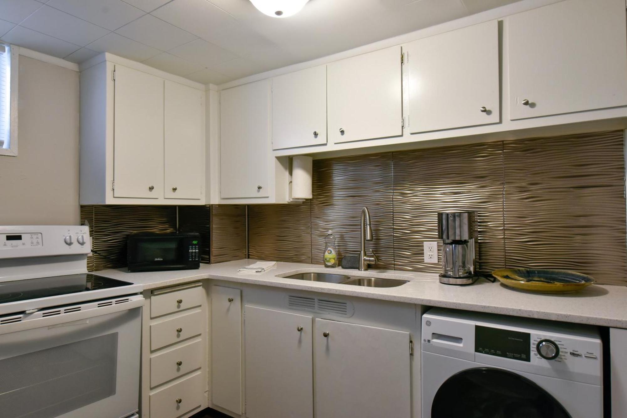 Comfy 1br King Near Hotspots *