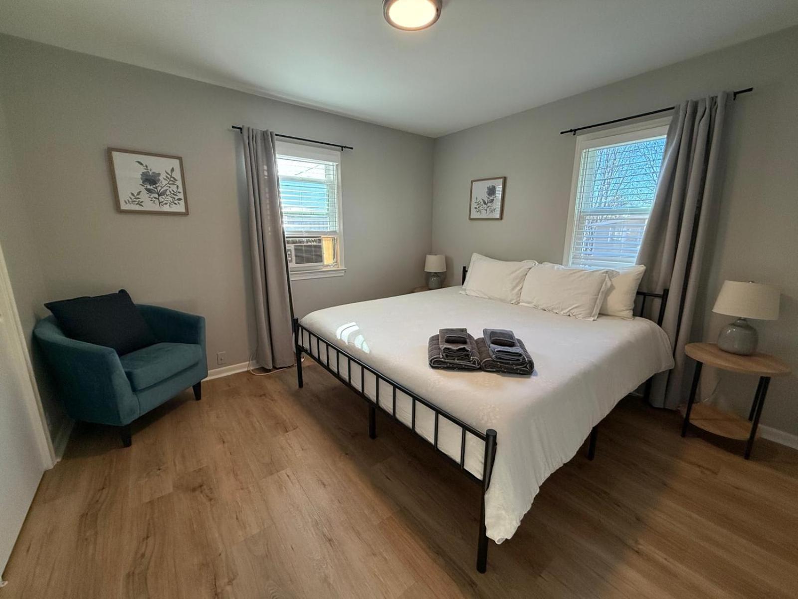Joslyn 1- Newly Refinished 1 Bdrm Omaha