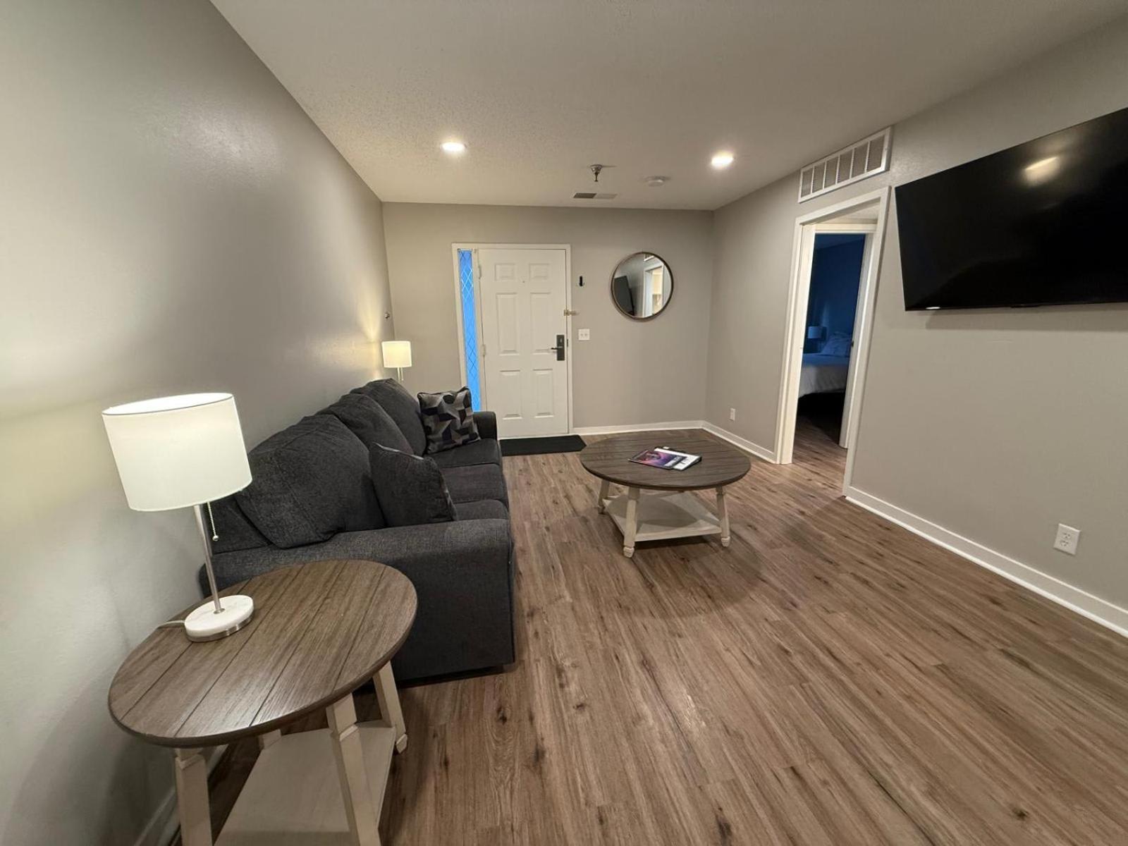 Apartment Aksarben 2 Bedroom-close To I80