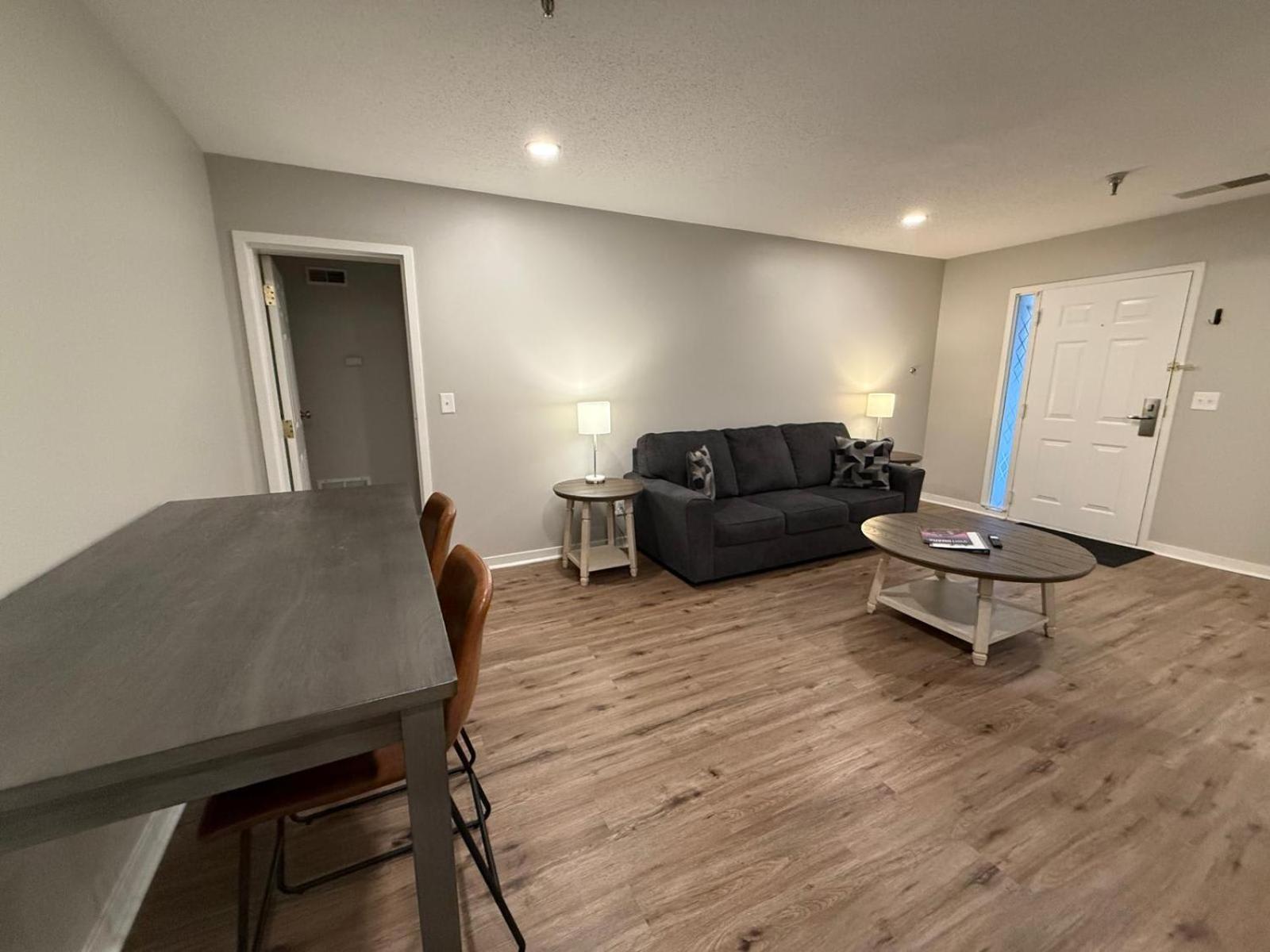 Aksarben 2 Bedroom-close To I80 Apartment