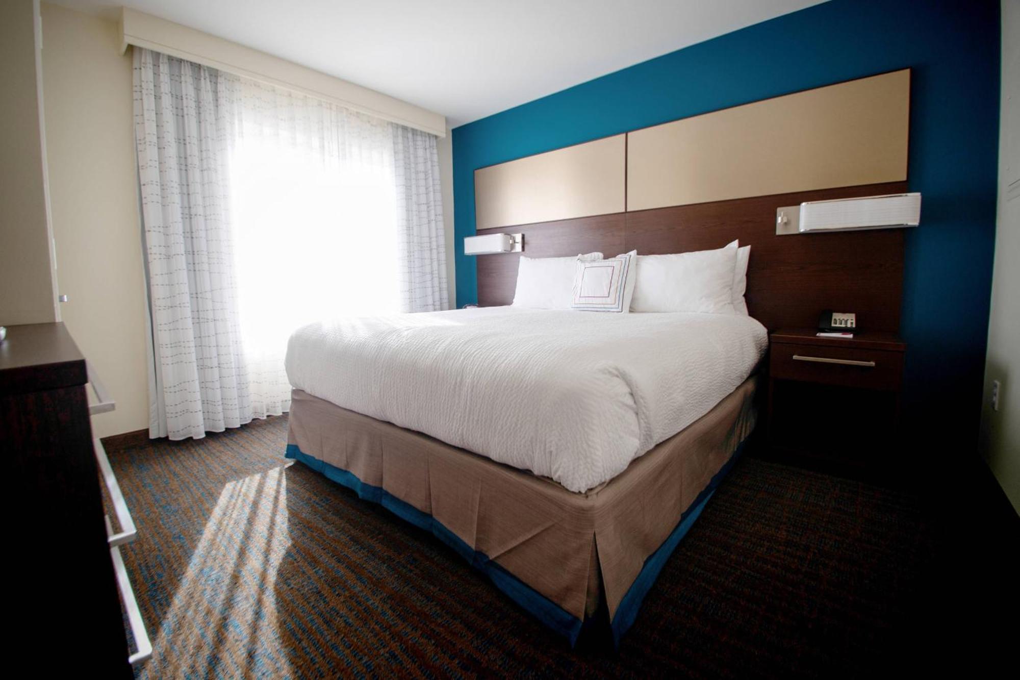 By Marriott West 3*