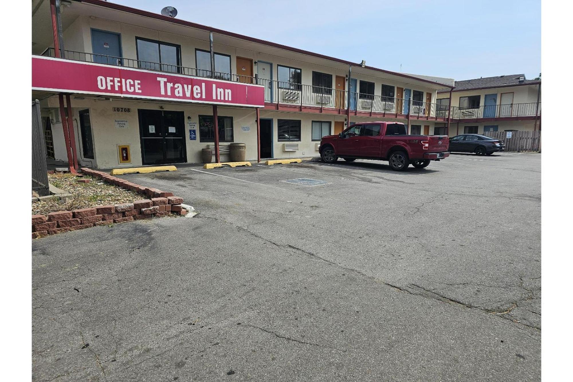 Travel By Oyo Motel 2*