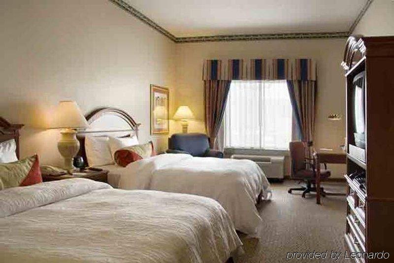 Hilton Garden Downtown-old Market Area 3*