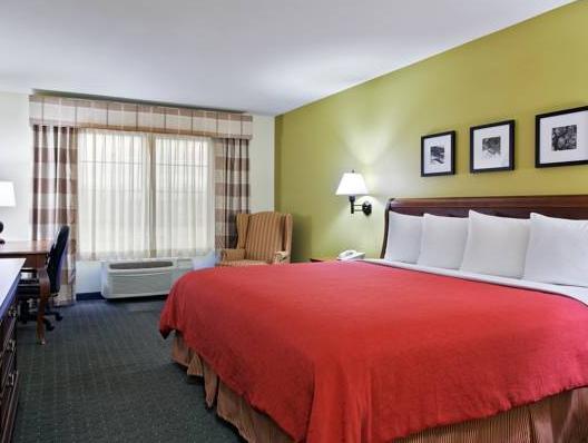 Country & By Radisson, Airport, Ia Hotel 3*