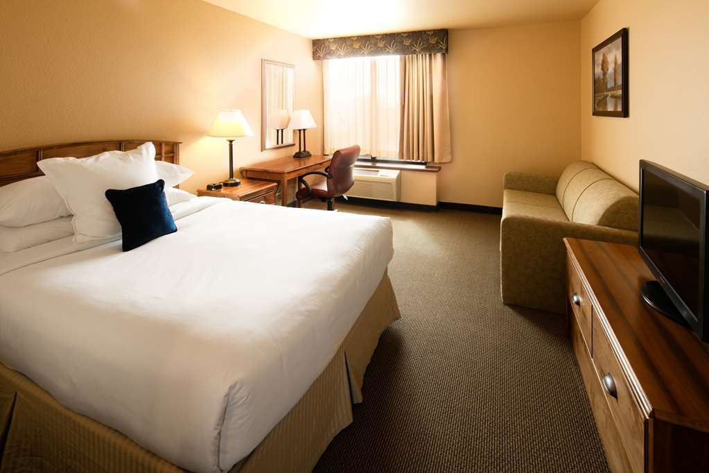 Ramada Plaza By Wyndham Omaha