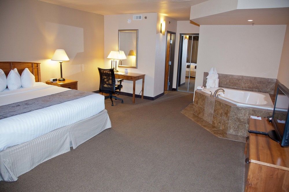Ramada Plaza By Wyndham Hotel