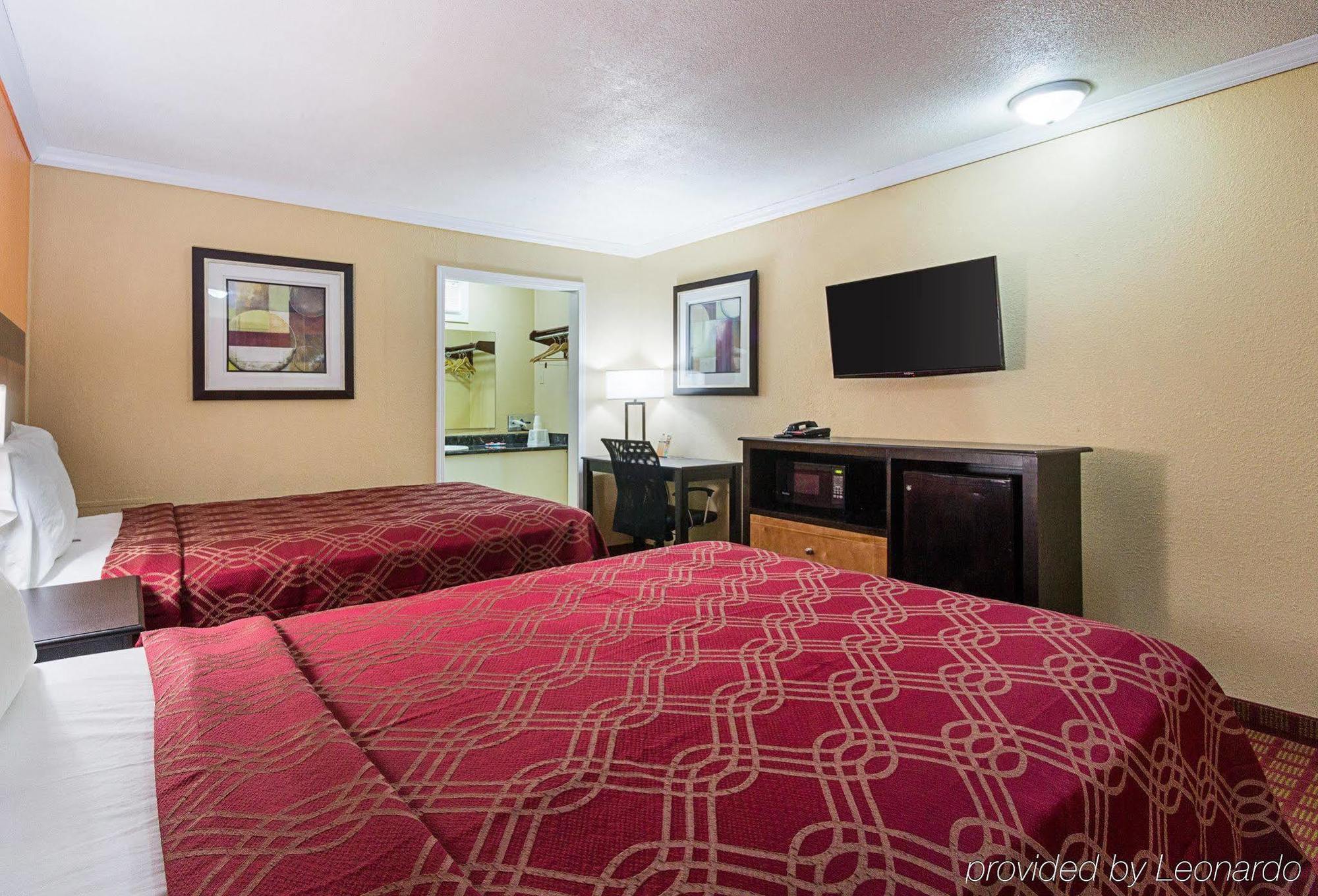 Hotel Rodeway West Dodge