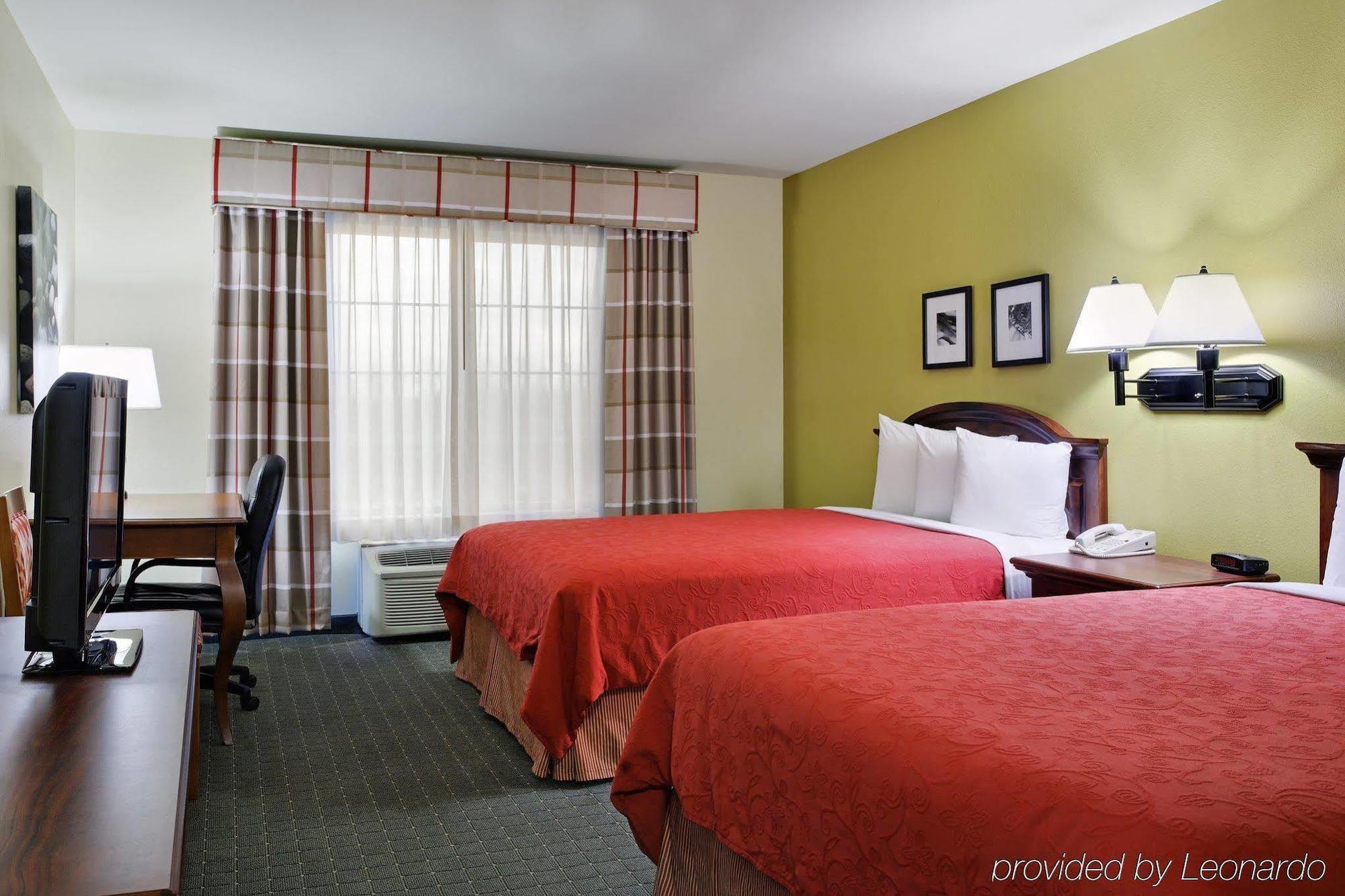 Country & By Radisson, Airport, Ia Hotel 3*
