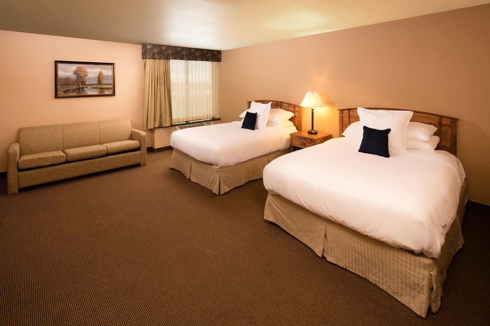 Ramada Plaza By Wyndham 3*