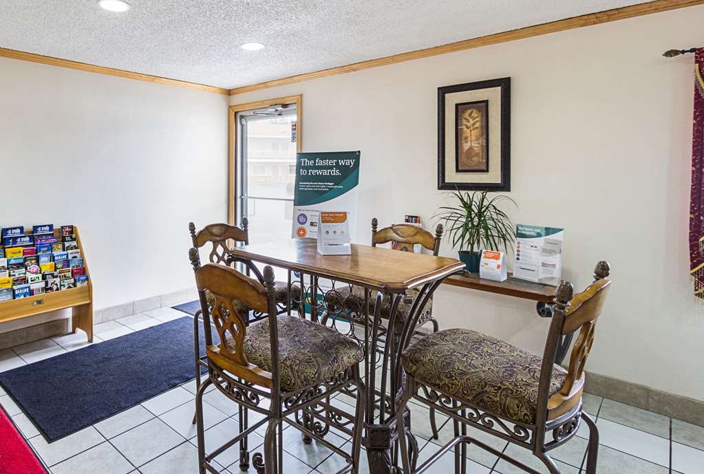 Rodeway West Dodge 2* Omaha
