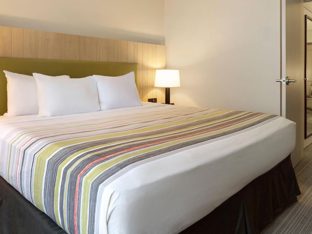 Hotel Country & By Radisson, Airport, Ia