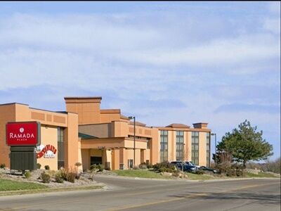 Ramada Plaza By Wyndham Hotel Omaha